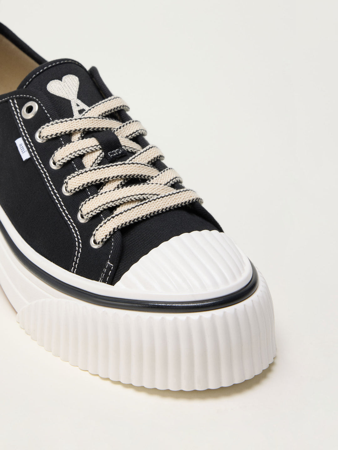 Low Top Sneaker 1980 in schwarz